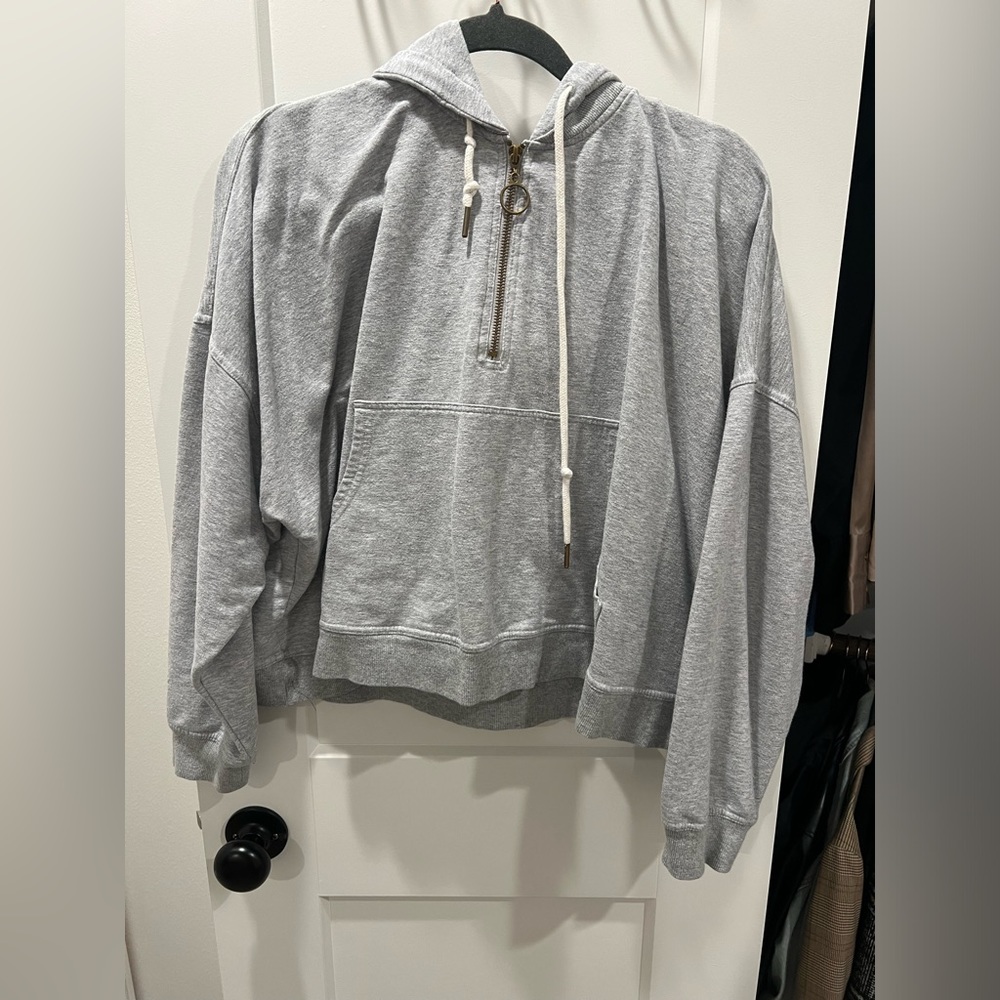 Cropped Urban Outfitters hoodie! Size small, light weight, super soft!